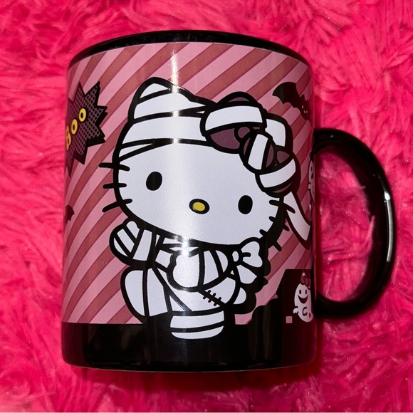 Hello Kitty pink and purple halloween mummy mug - Picture 1 of 3